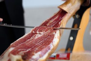 ¿Que hace único al jamón de Guijuelo? Tradición, clima Y curacion natural